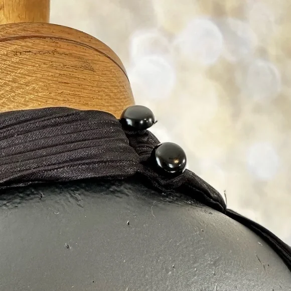 Soho Apparel Petite Medium Black Pleated High Collar with Open Neck A-Line LBD - Picture 4 of 14